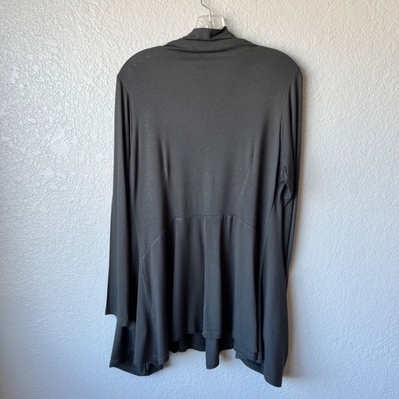 Alembika relaxed fit soft stretch mock neck tunic with front pockets - Picture 2 of 9